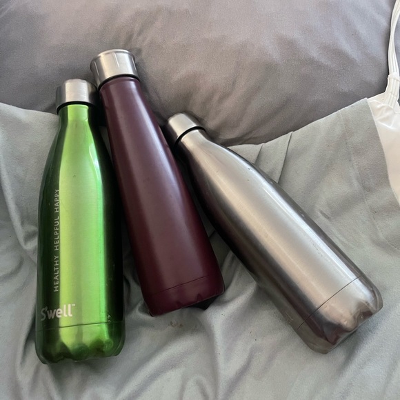 3 Swell water bottles - Picture 3 of 5